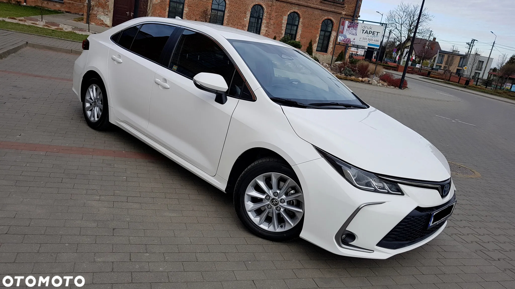 Toyota Corolla 1.8 Hybrid Comfort - 17
