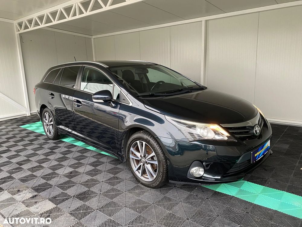 Toyota Avensis Combi 2.0 D-4D - 1