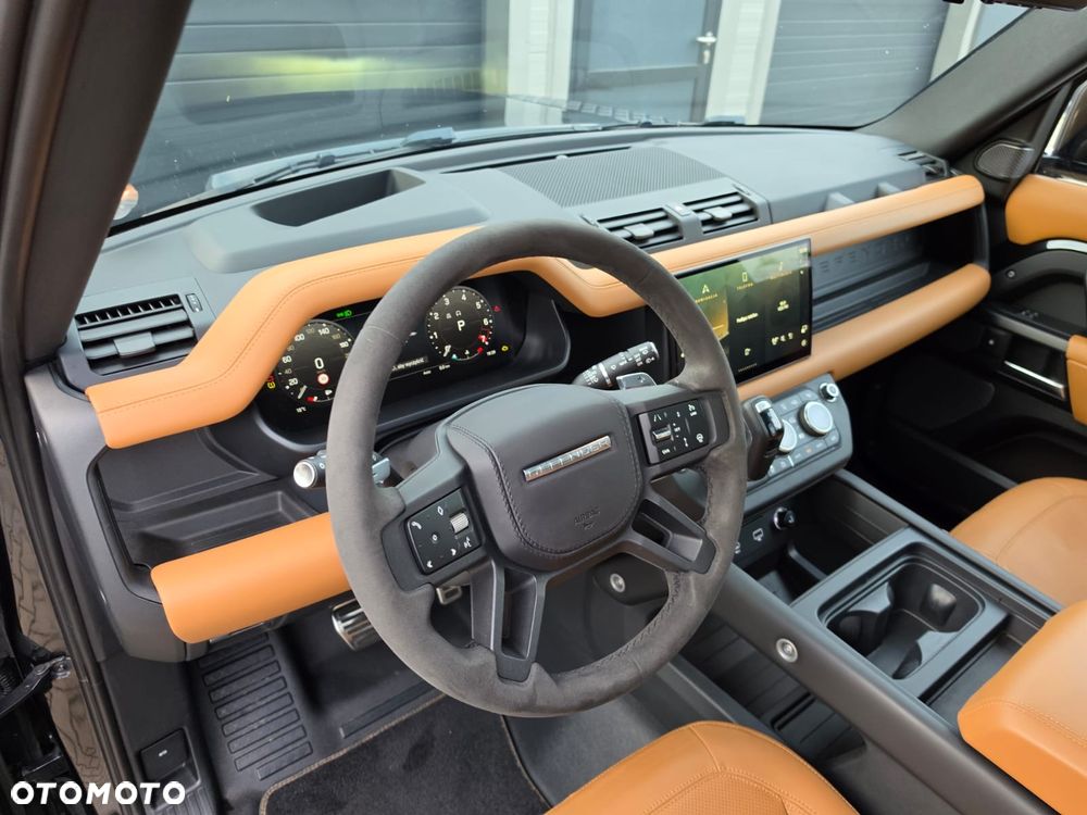 Land Rover Defender - 13