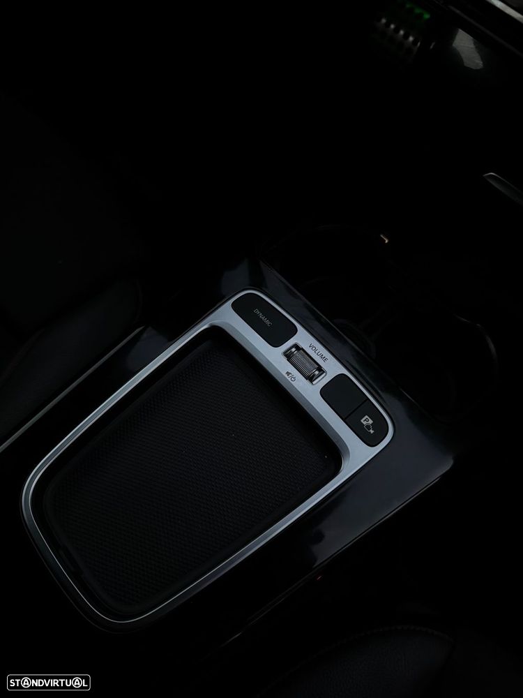 Mercedes-Benz A 250 e AMG Line - 19