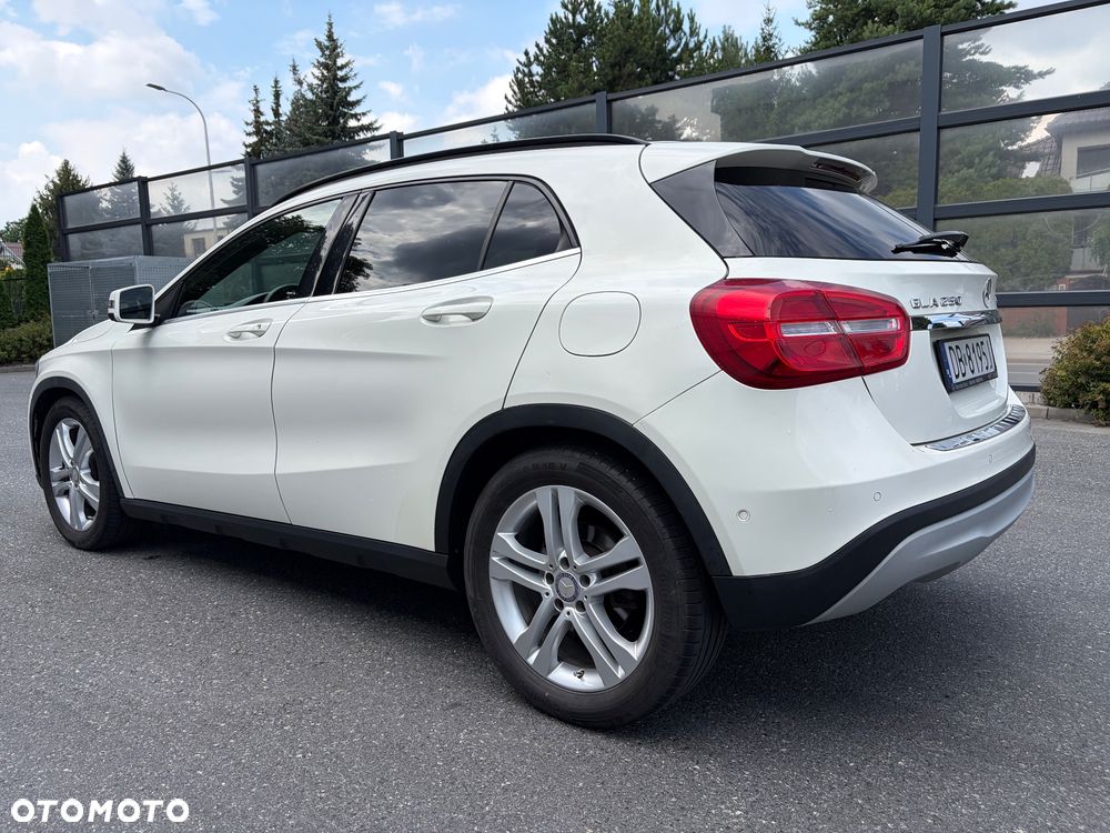 Mercedes-Benz GLA 250 4-Matic - 8