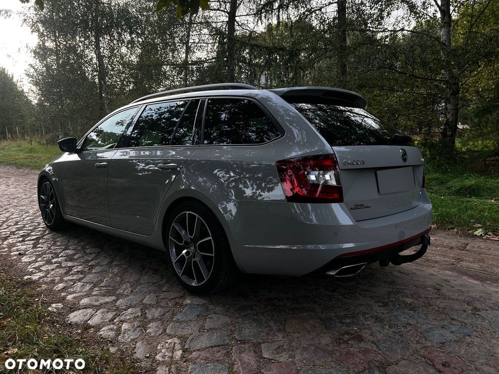 Skoda Octavia 2.0 TDI RS DSG - 9