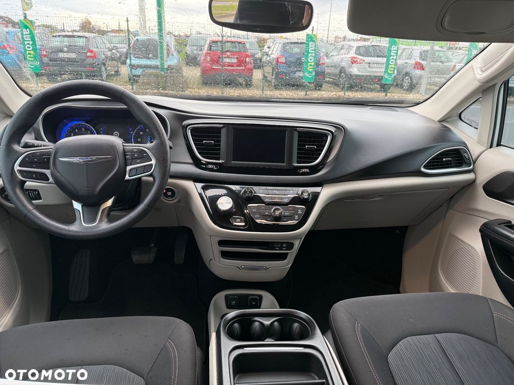 Chrysler Pacifica - 13