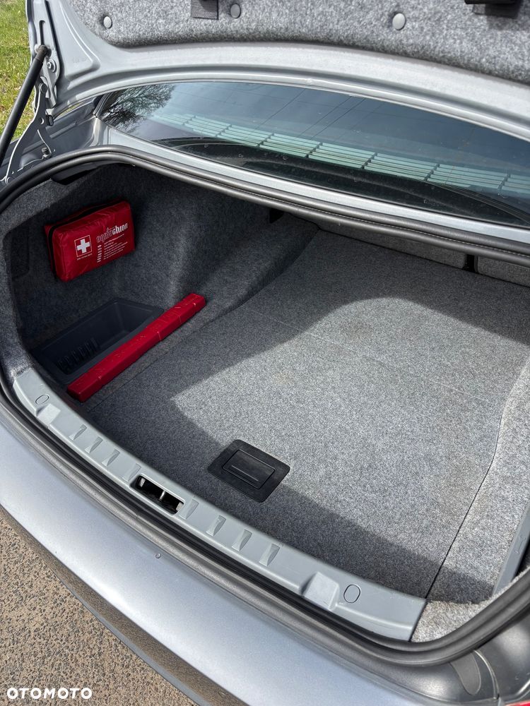 BMW Seria 3 325i - 14