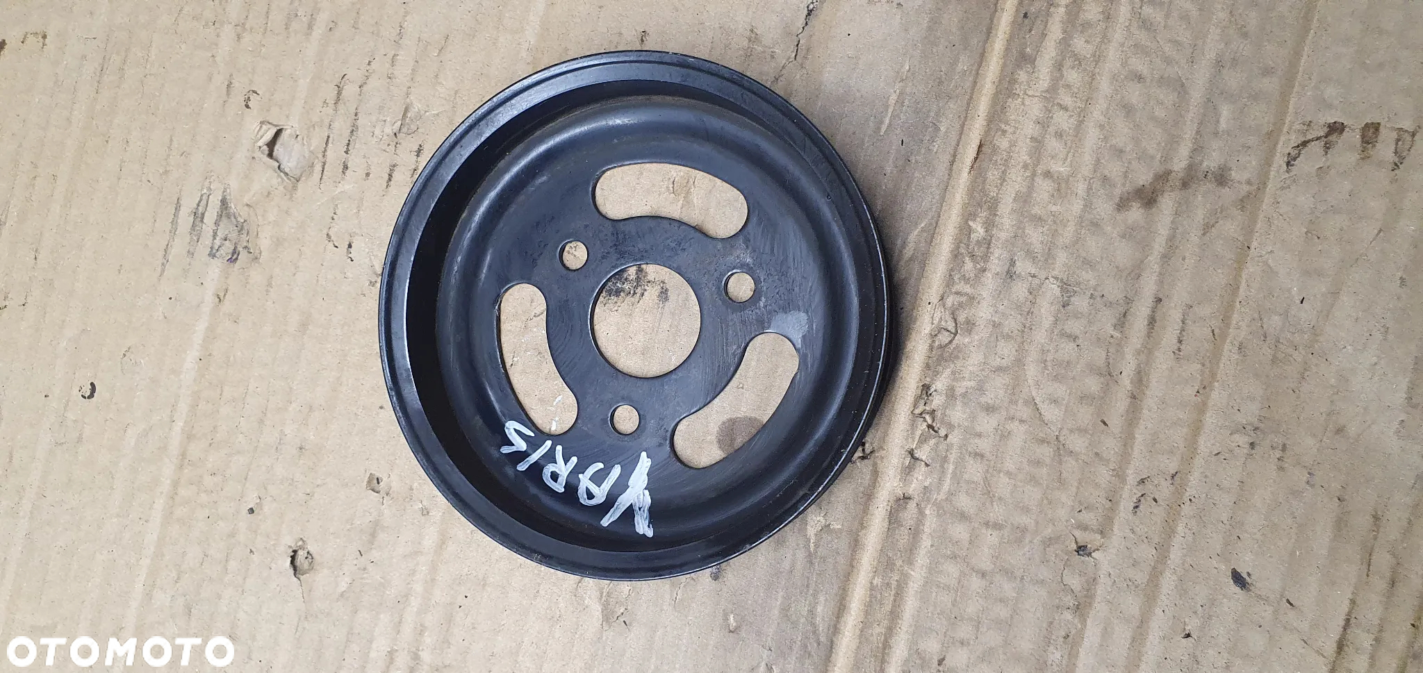 Koło pasowe pompy wody Toyota Yaris 1.0 VVTI - 3