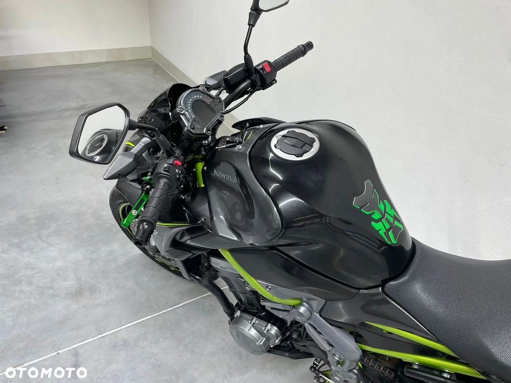 Kawasaki Z 900 - 16