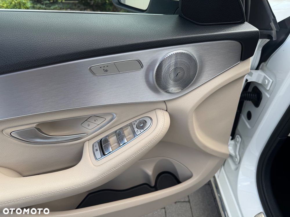 Mercedes-Benz Klasa C 220 d 4Matic 9G-TRONIC Avantgarde - 16