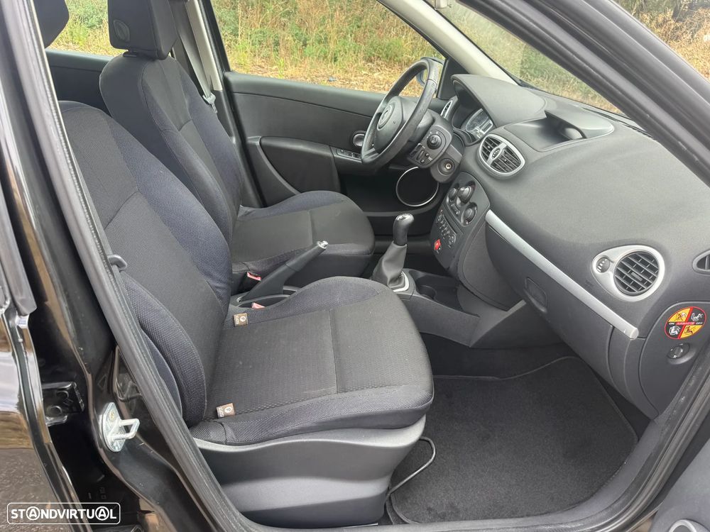 Renault Clio 1.2 16V Confort Dynamique - 12