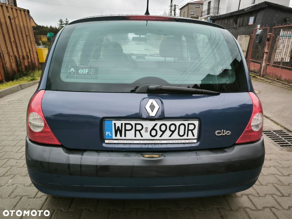 Renault Clio - 11