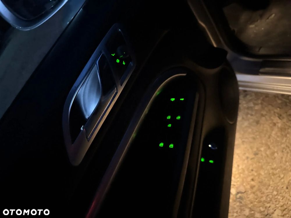 Skoda Superb 2.0 TDI DPF Ambiente - 30