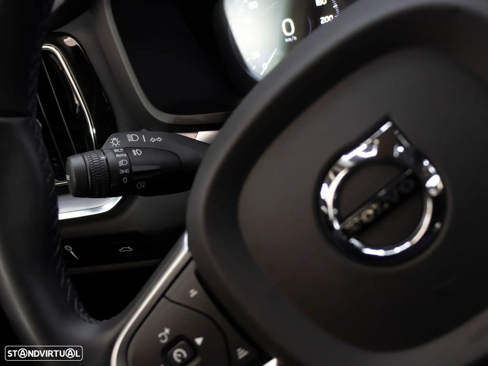 Volvo V60 2.0 B4 Momentum Plus Geartronic - 22