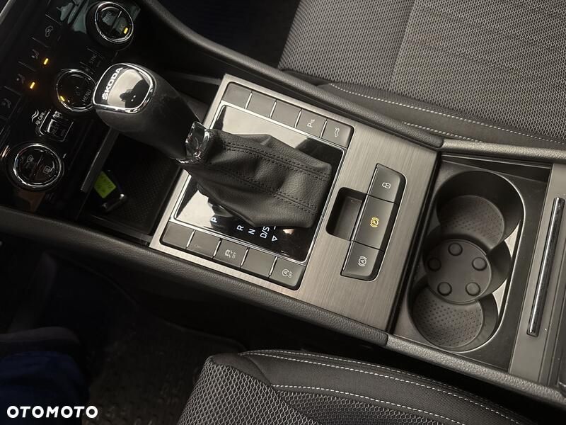 Skoda Superb 2.0 TDI SCR Style DSG - 19