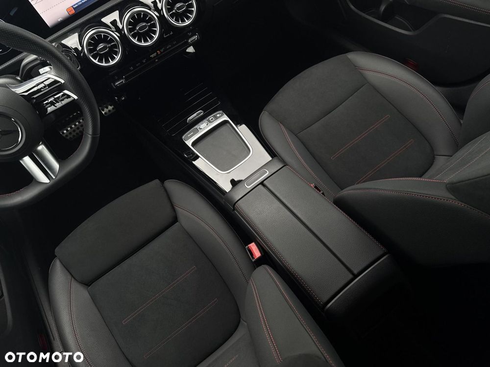 Mercedes-Benz CLA - 16
