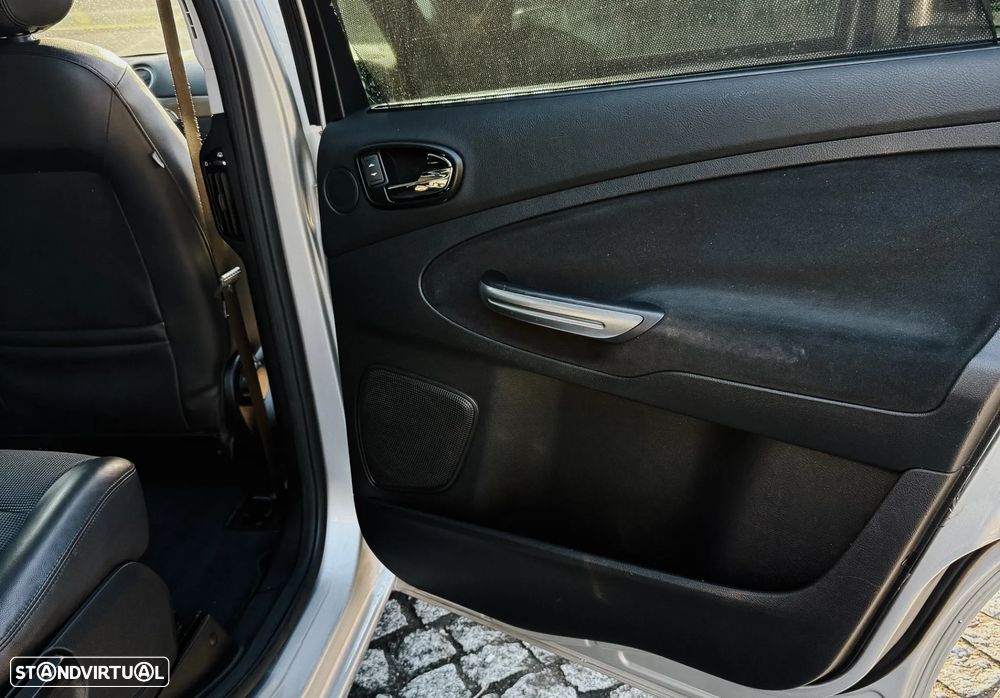 Ford S-Max 1.8 TDCi Titanium 7L - 12