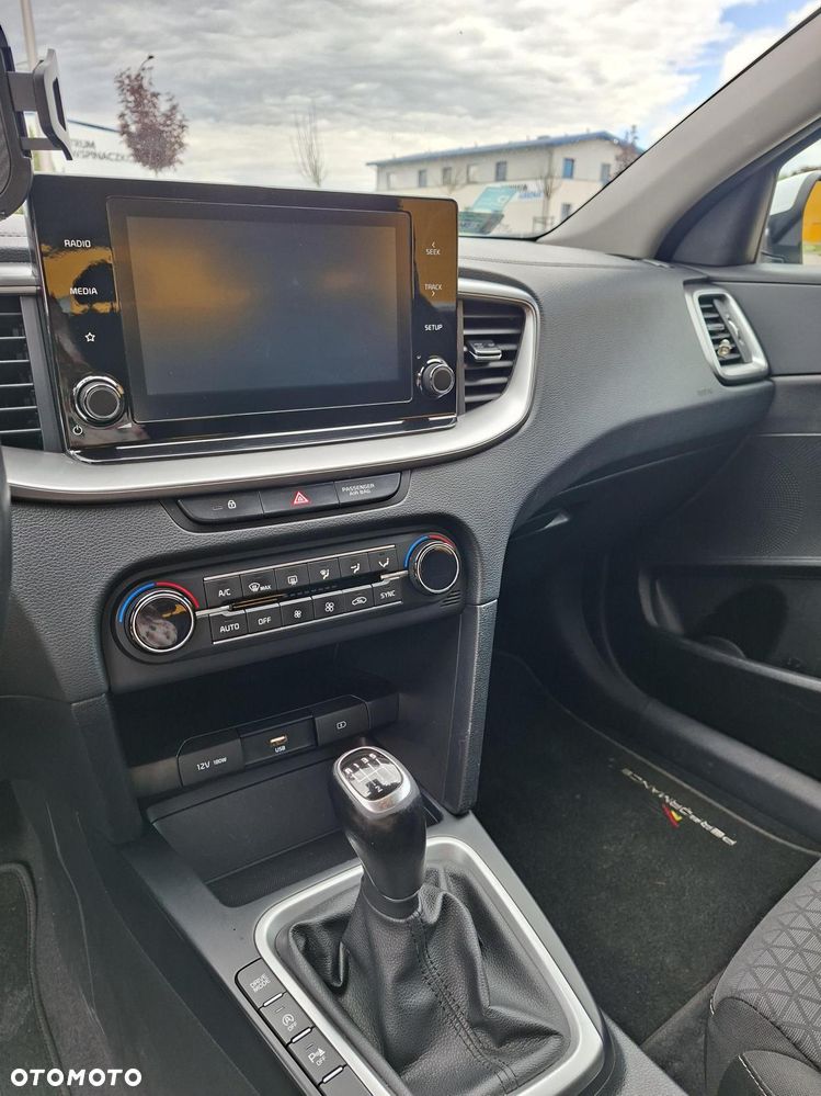 Kia Ceed 1.6 CRDi mHEV Business Line - 9
