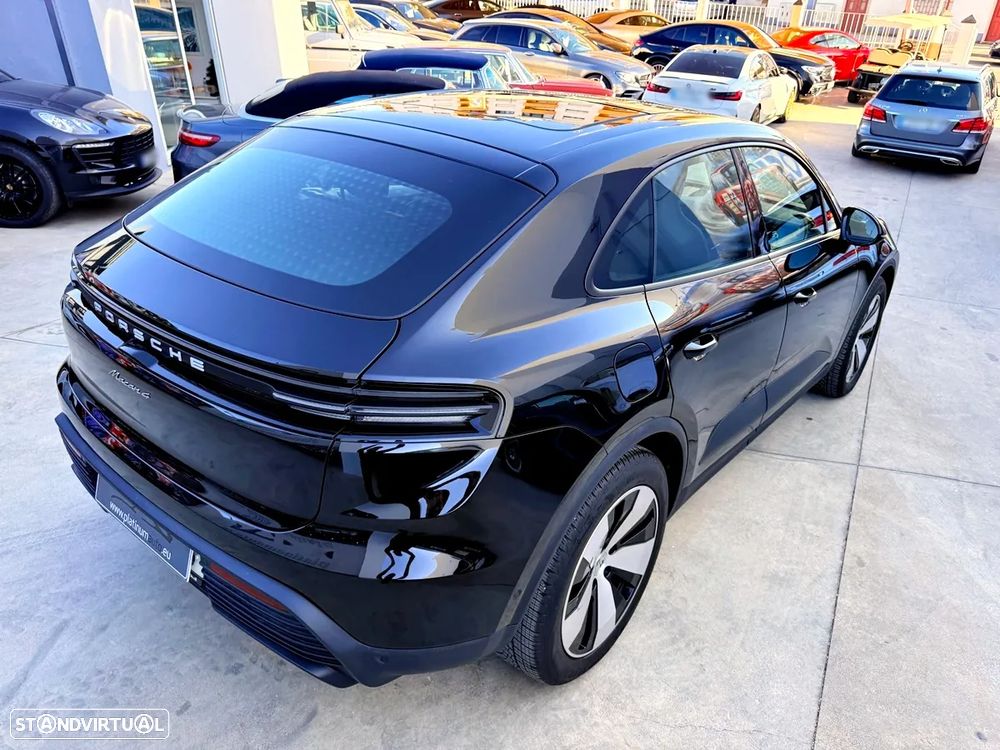 Porsche Macan Electric 4 - 48