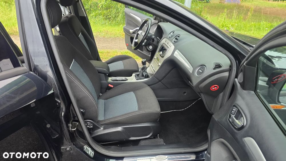 Ford Mondeo 1.6 Trend - 24