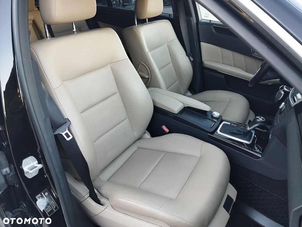 Mercedes-Benz Klasa E 250 CGI BlueEffICIENCY Avantgarde - 25