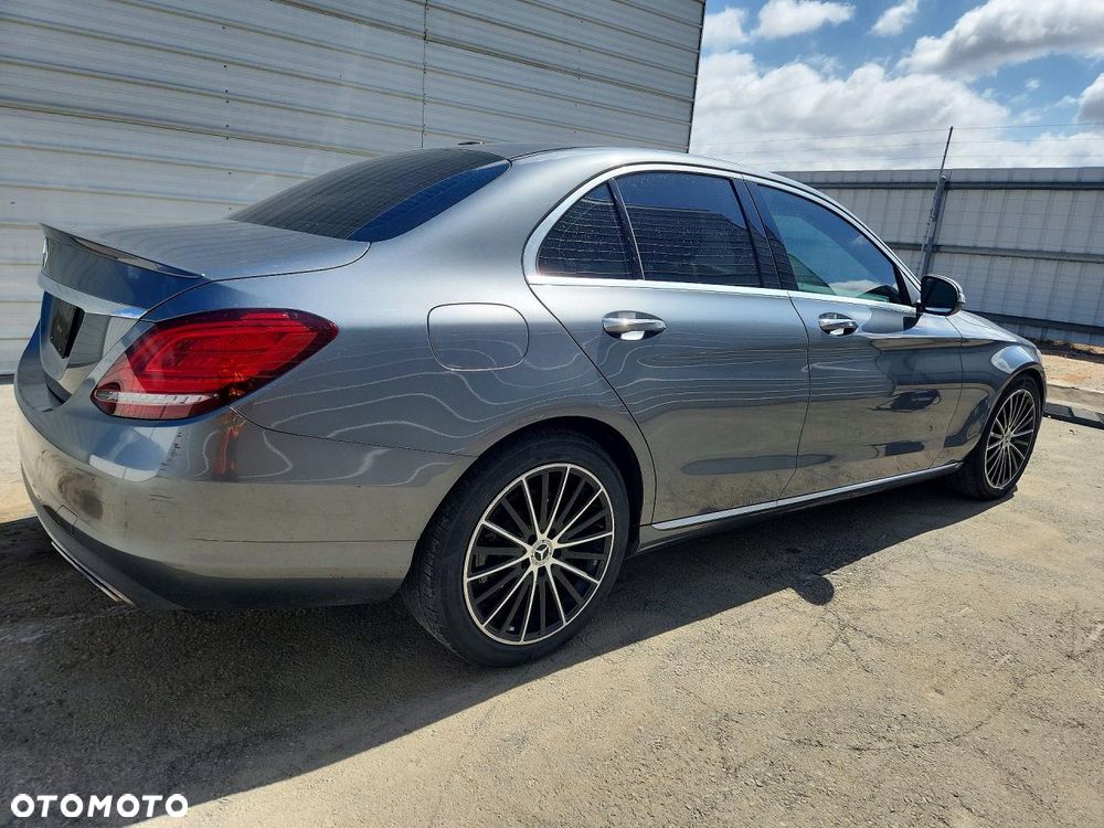 Mercedes-Benz Klasa C 300 4Matic 9G-TRONIC Exclusive - 4