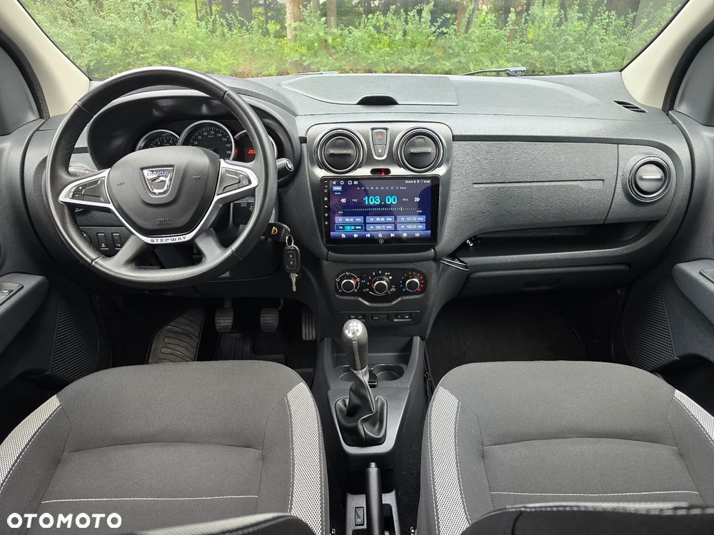 Dacia Lodgy dCi 90 Essential - 11