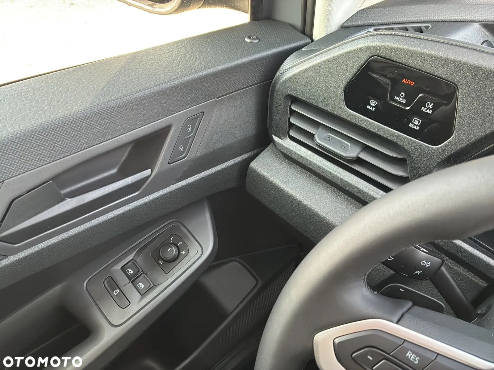 Volkswagen Caddy Maxi 1.5 TSI DSG - 24