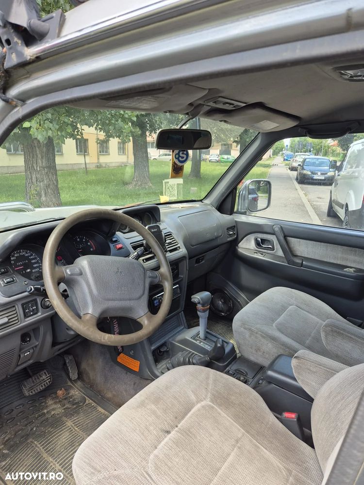 Mitsubishi Pajero - 5