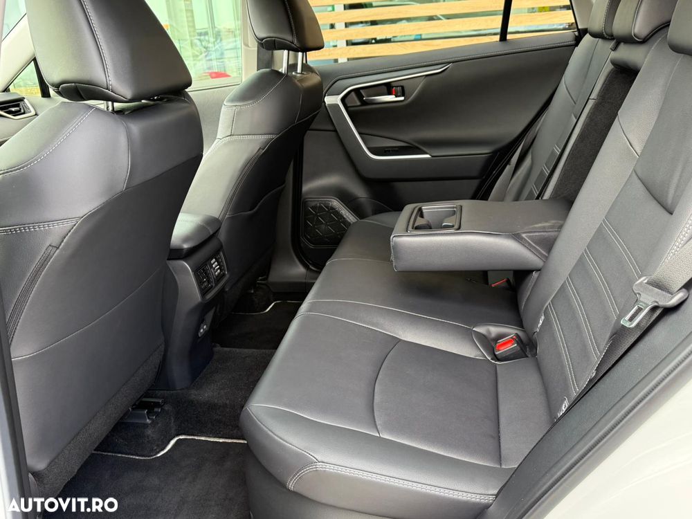 Toyota RAV4 Luxury 2.5 HYBRID 222CP AWD - 17