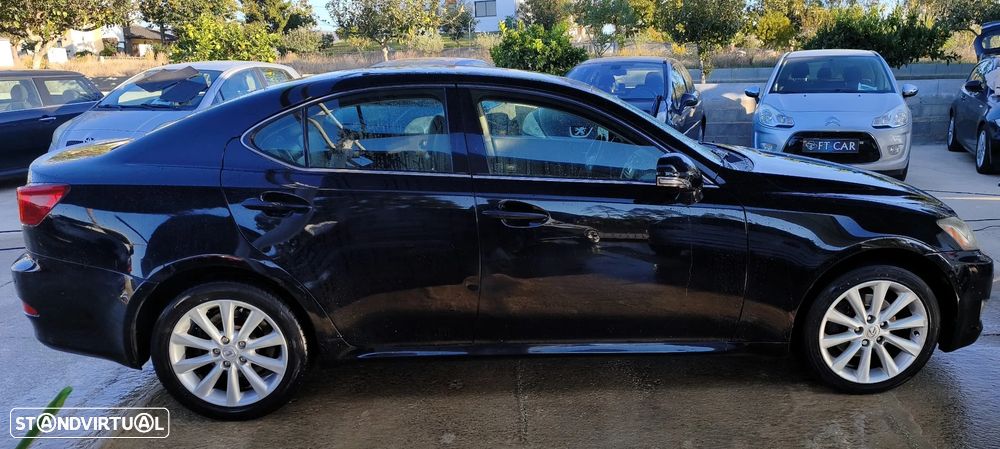 Lexus IS 220 d Luxury 2D - 4