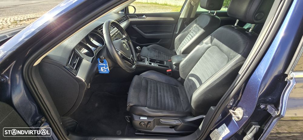 VW Passat Variant 2.0 TDi Highline - 8