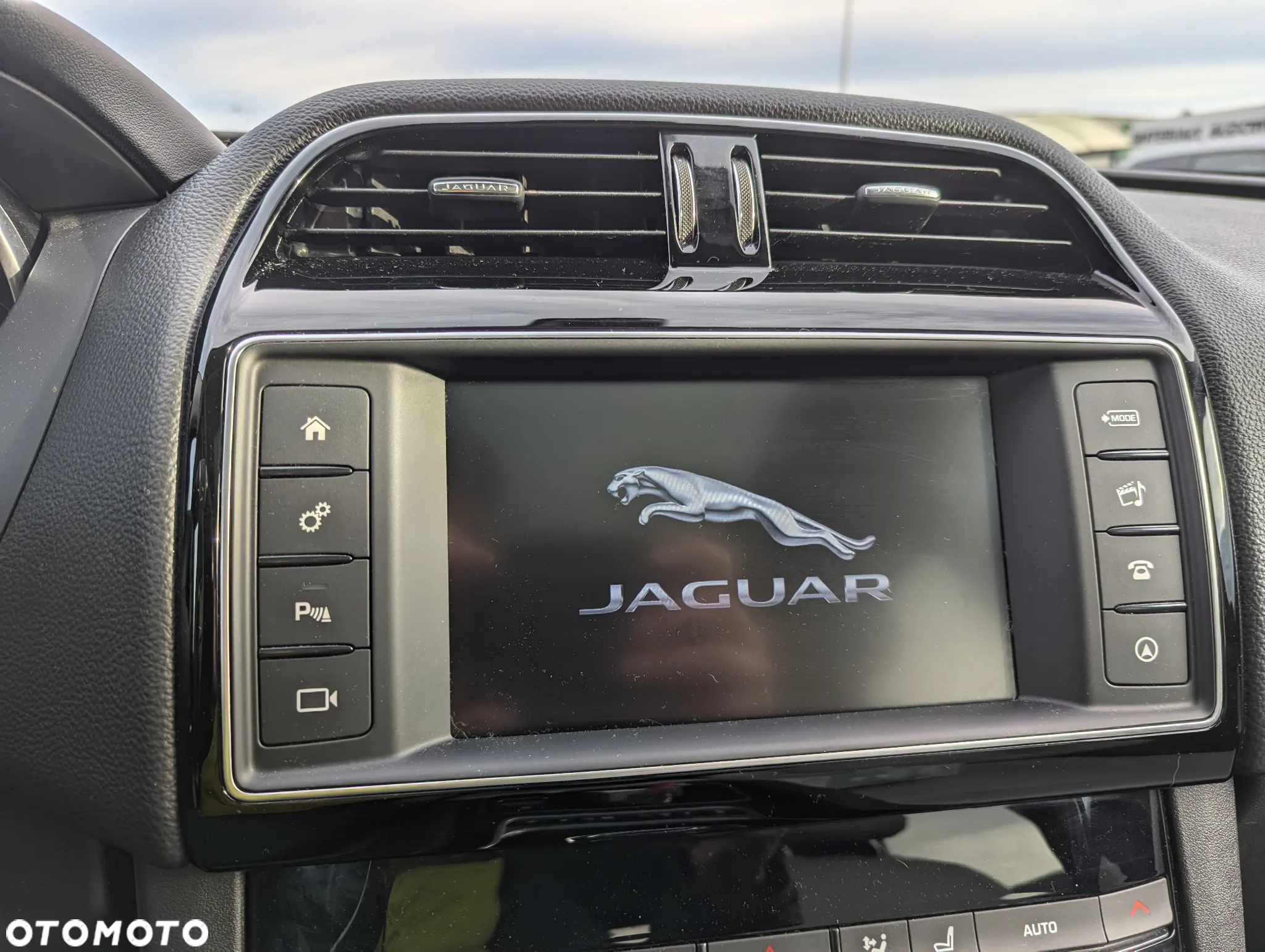 Jaguar F-Pace 2.0 i4D AWD Prestige - 8