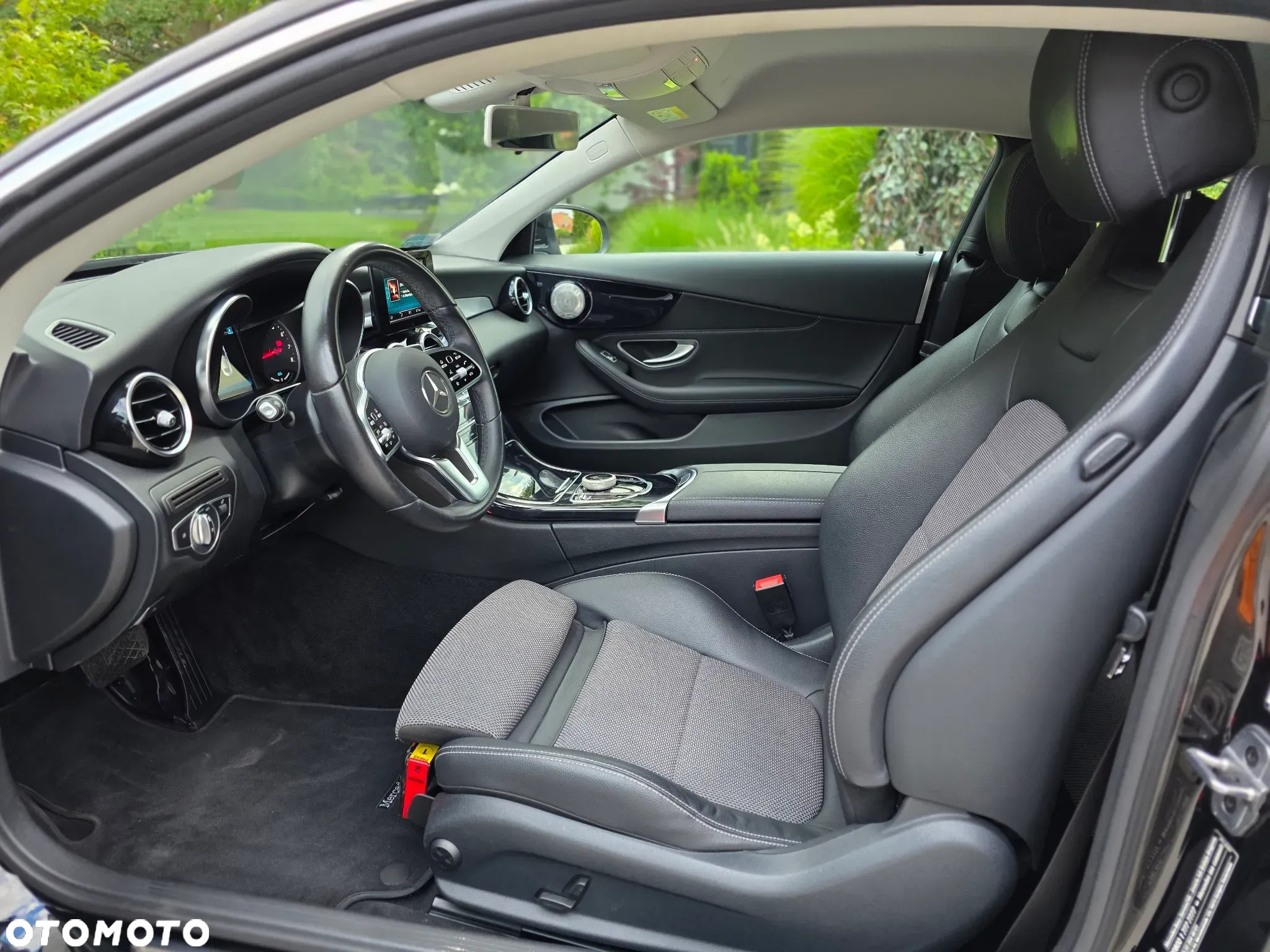 Mercedes-Benz Klasa C 300 4MATIC 9G-TRONIC - 21