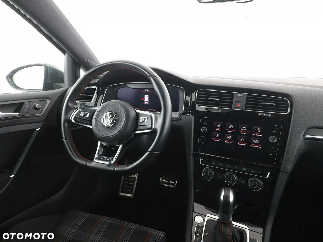 Volkswagen Golf GTI (BlueMotion Technology) DSG Performance - 16