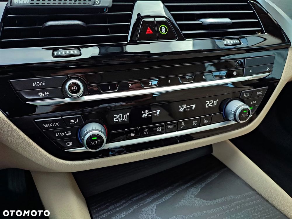 BMW Seria 5 520d xDrive MHEV - 18