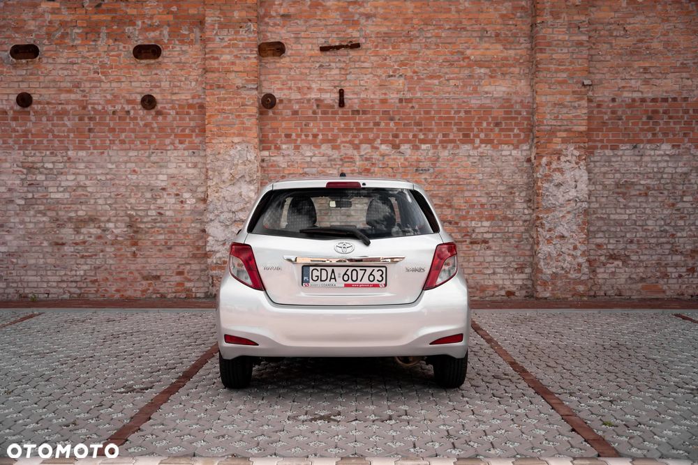 Toyota Yaris 1.0 Terra EU5 - 4