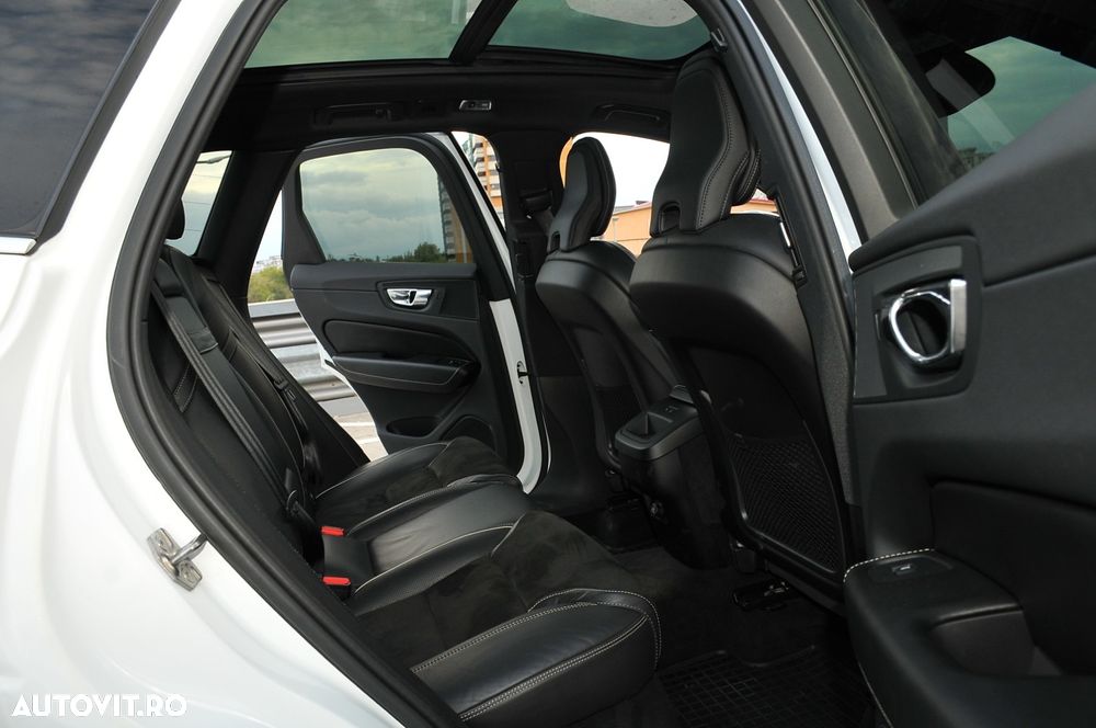 Volvo XC 60 D5 AWD Geartronic RDesign - 9
