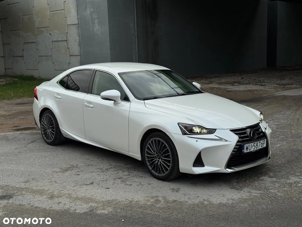 Lexus IS 300h Elegance - 9