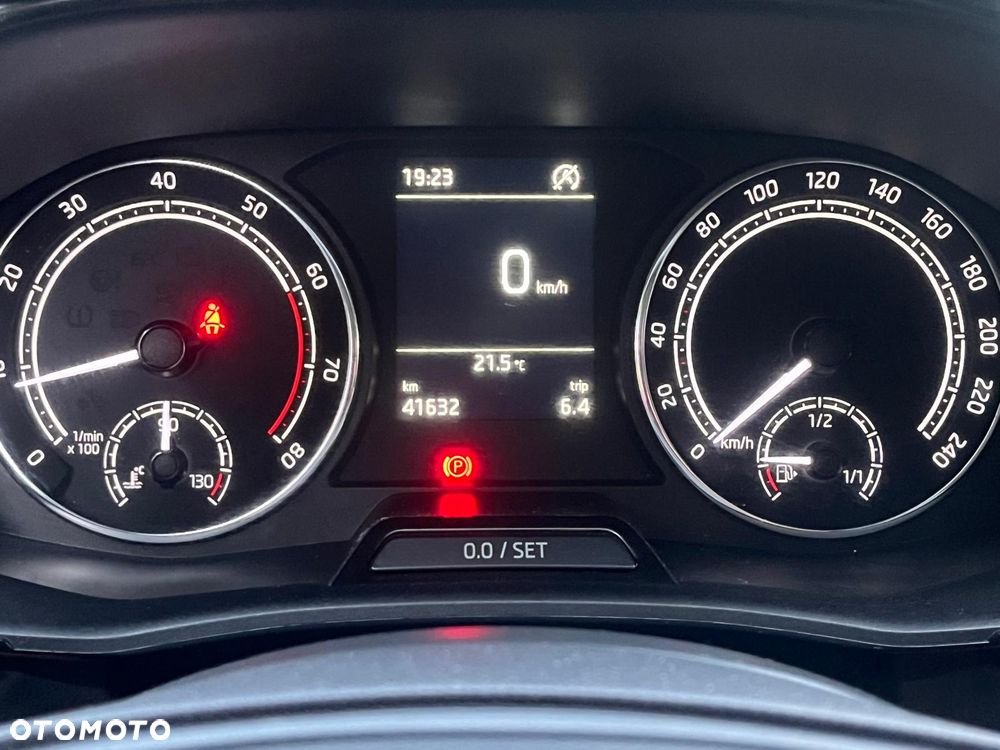 Skoda Fabia 1.0 Essence - 27