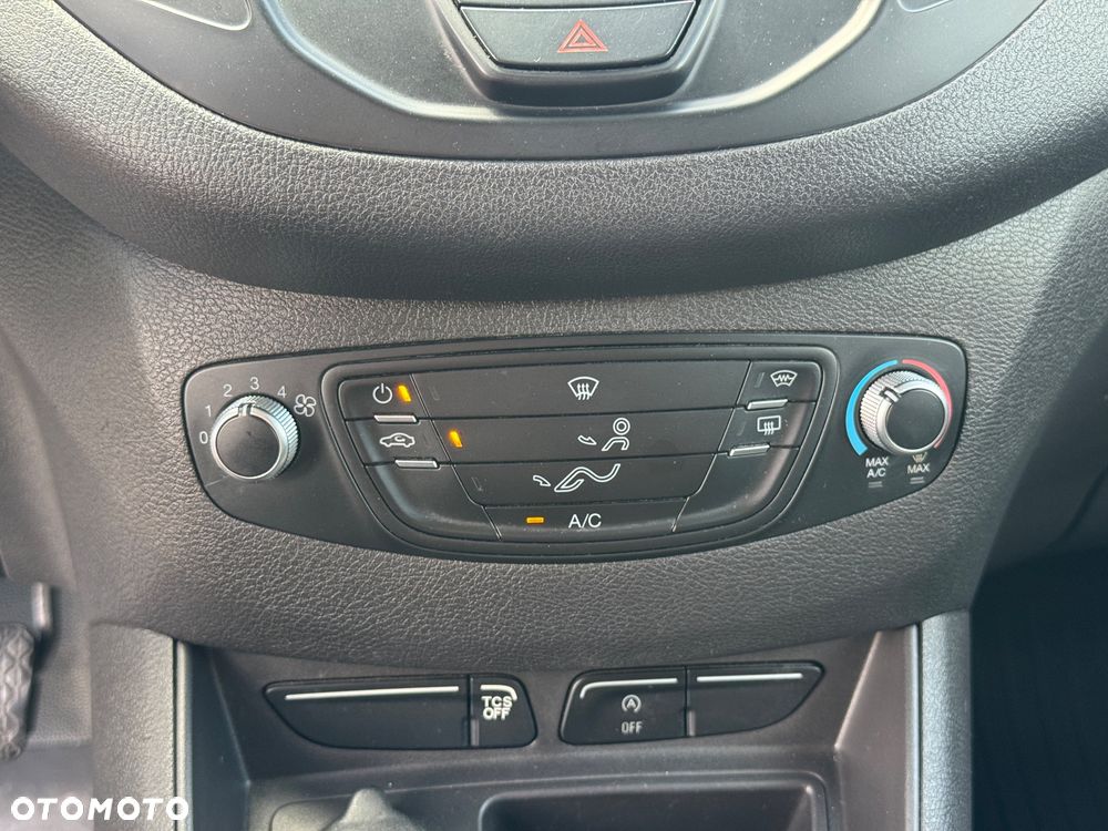 Ford TRANSIT COURIER - 26