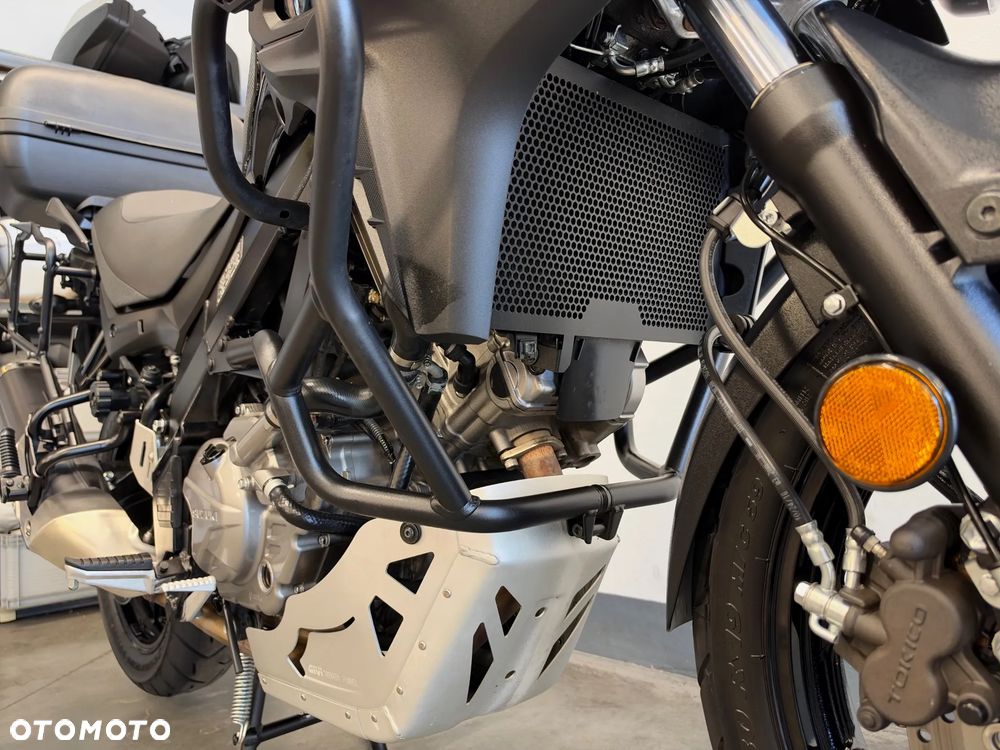 Suzuki V-STROM - 18