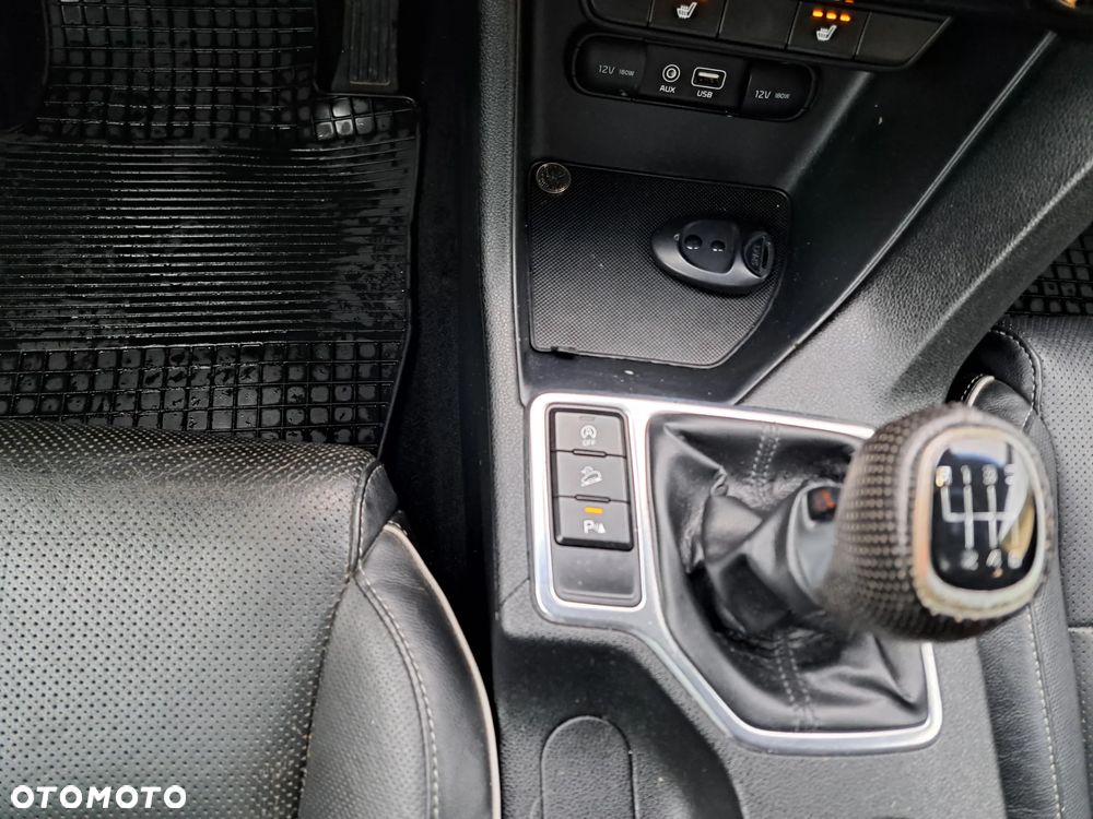 Kia Sportage 1.7 CRDI Business Line M 2WD - 21