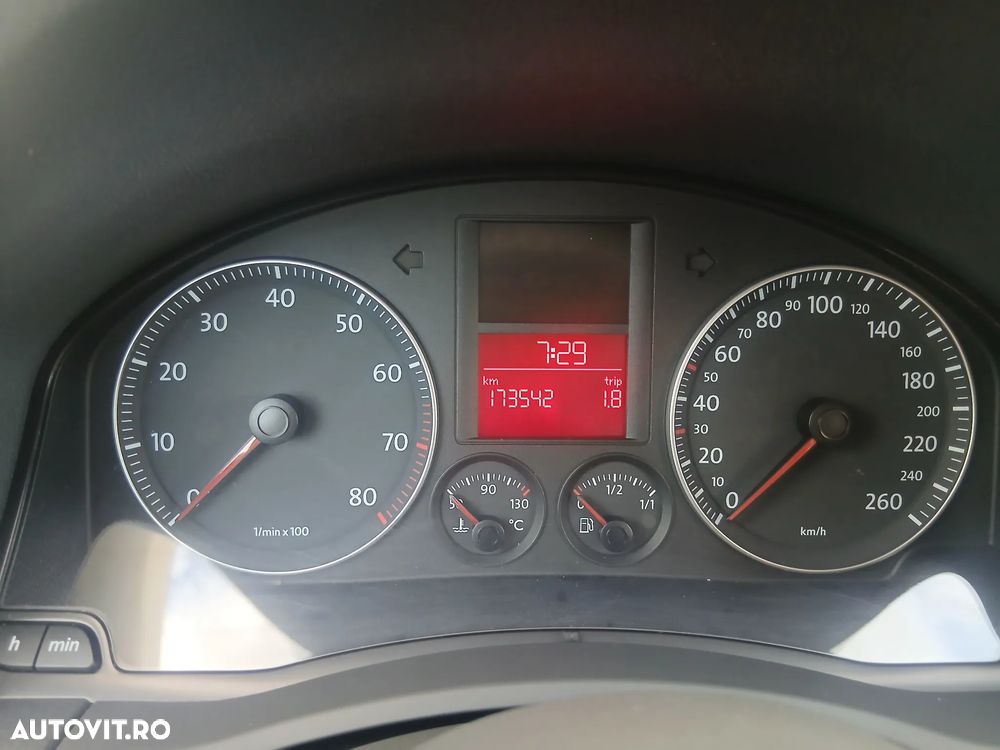 Volkswagen Golf - 8