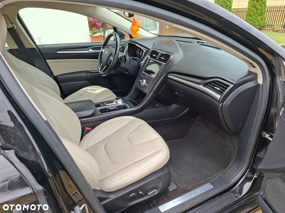 Ford Fusion - 11