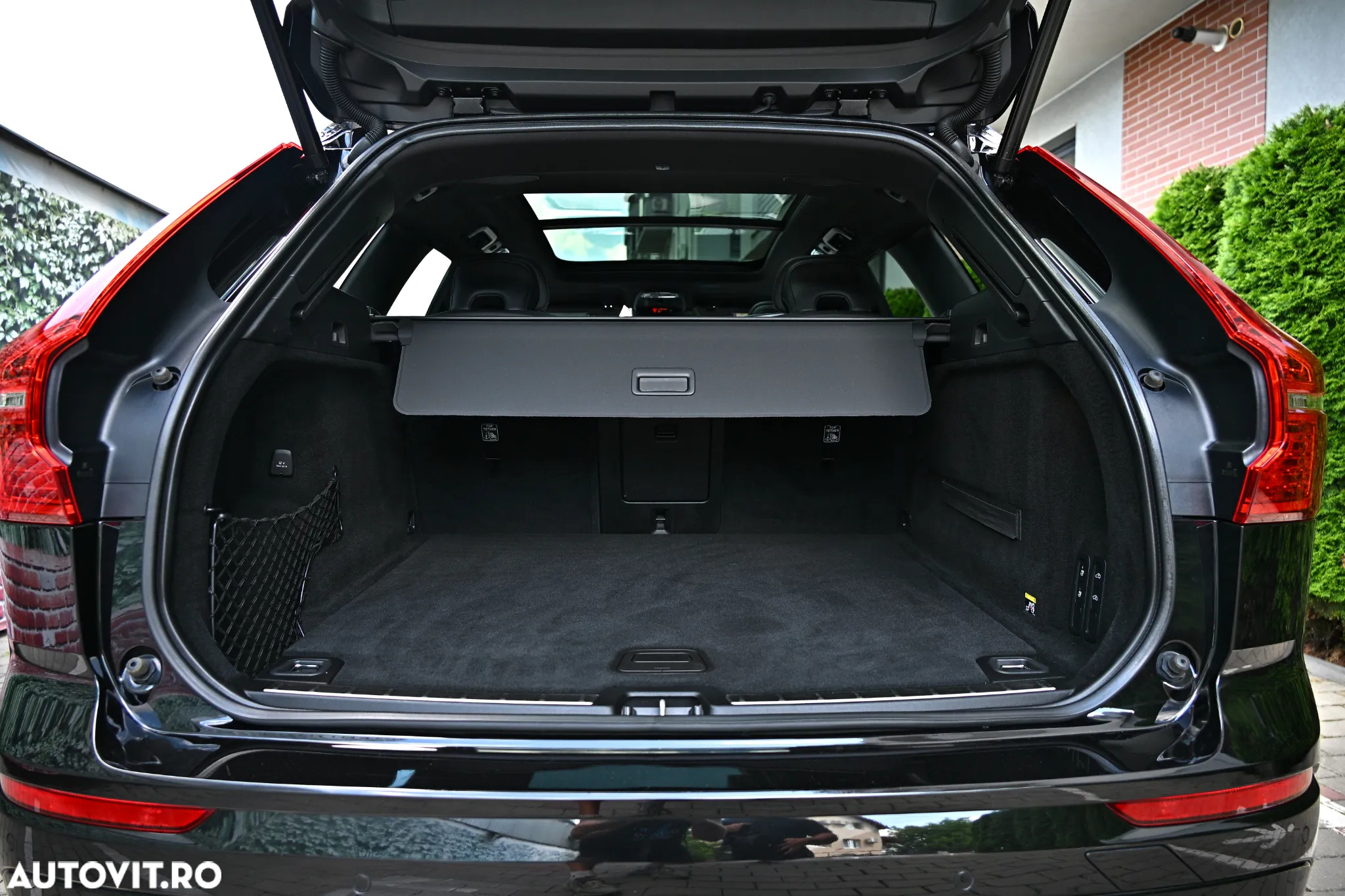 Volvo XC 60 D5 AWD Geartronic RDesign - 39