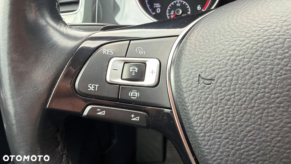 Volkswagen Golf 2.0 TDI SCR 4Motion DSG Comfortline - 16