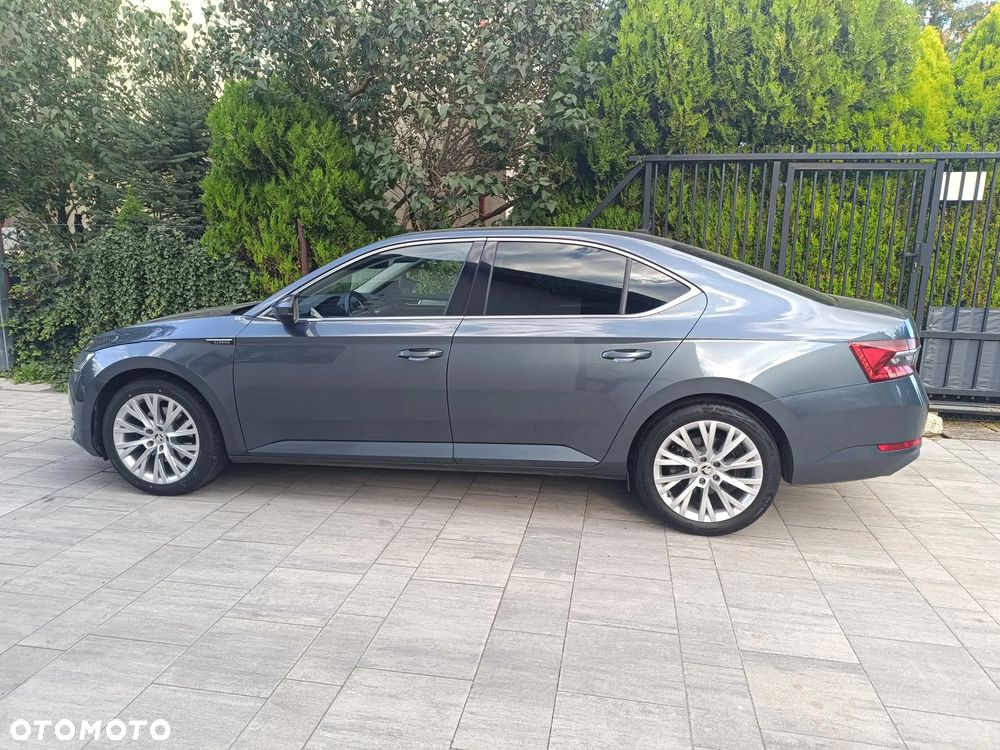 Skoda Superb ver-2-0-tdi-ambition - 36