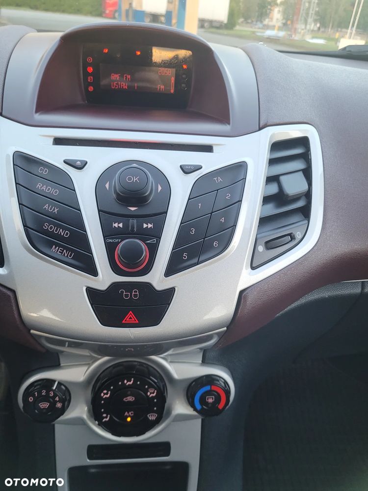 Ford Fiesta - 17