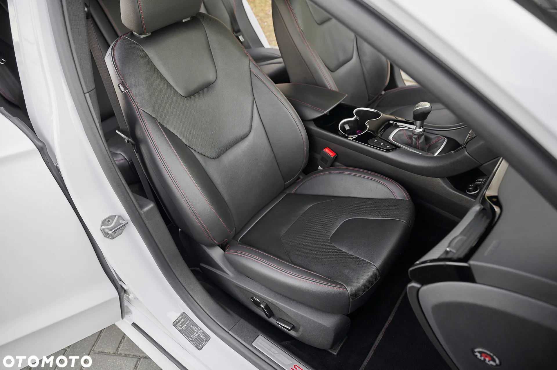 Ford Mondeo 2.0 EcoBlue ST-Line - 29
