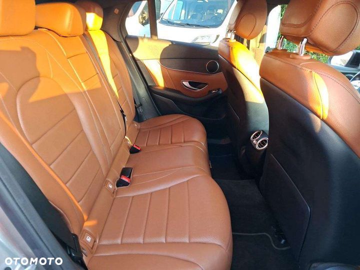 Mercedes-Benz GLC 300 de 4Matic 9G-TRONIC AMG Line Plus - 12