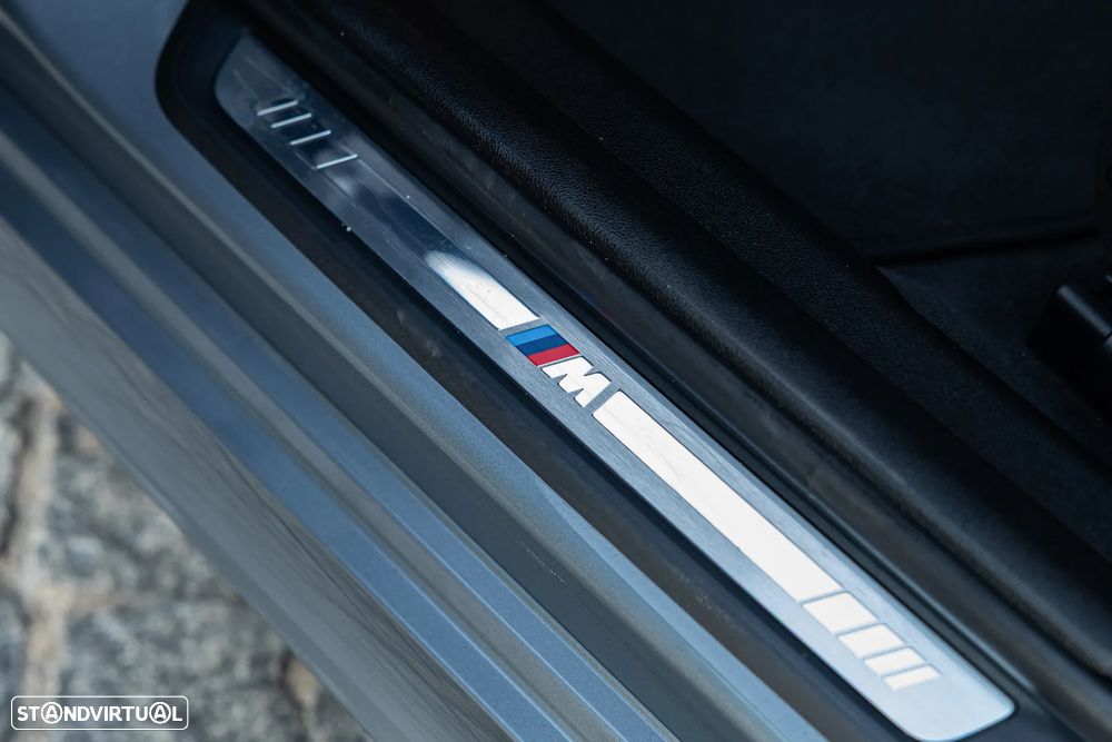 BMW 320 d Pack Desportivo M Auto - 17