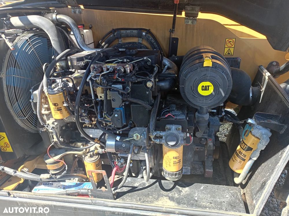 Caterpillar TH407 - 5